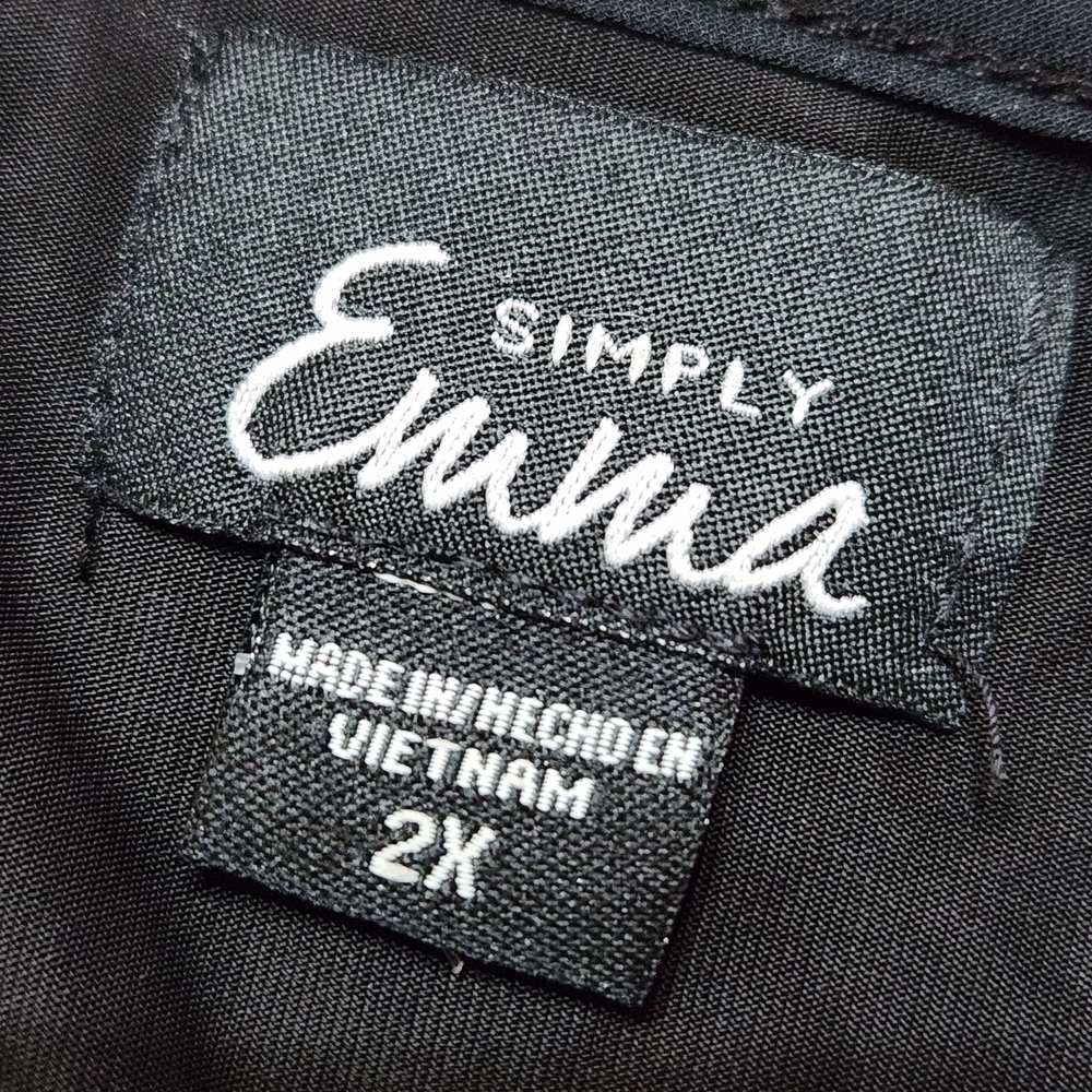 Simply Emma 2X, Black and Red shear Floral Blouse - Picture 3 of 7